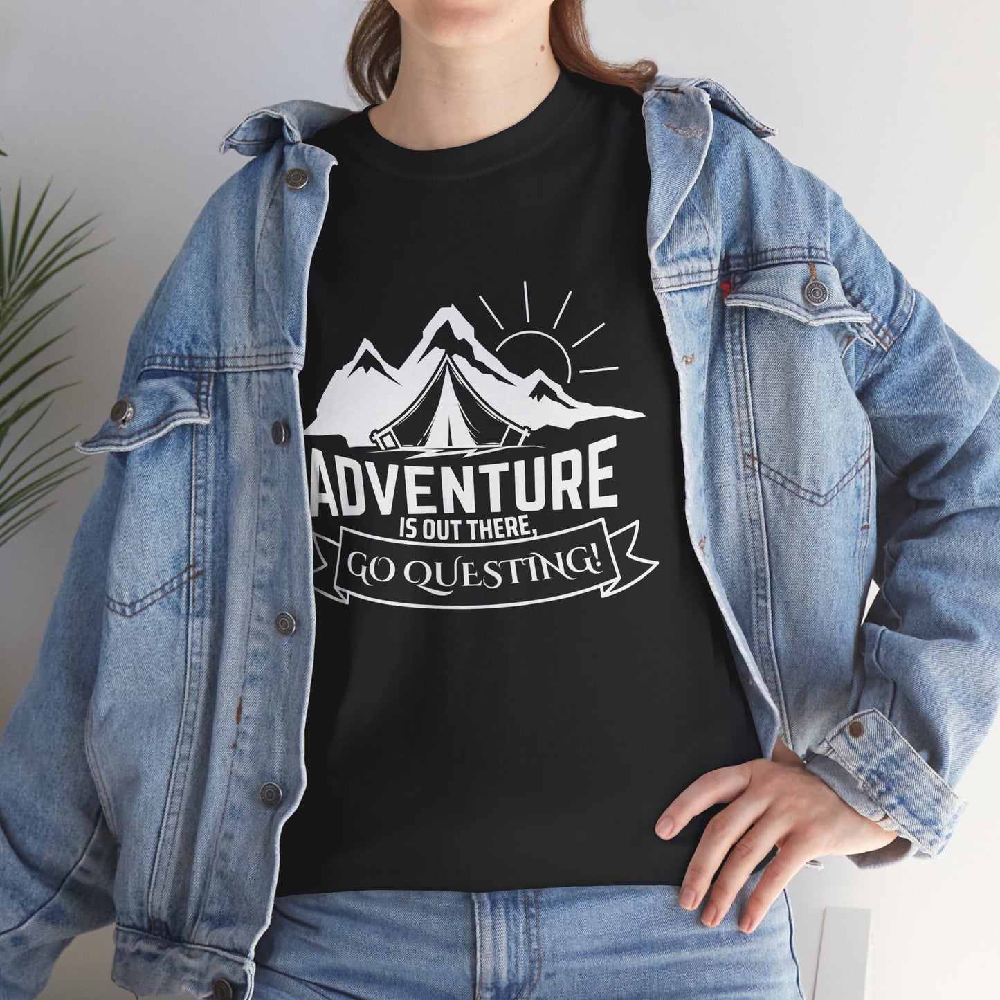 "Adventure Awaits" T-Shirt - Black